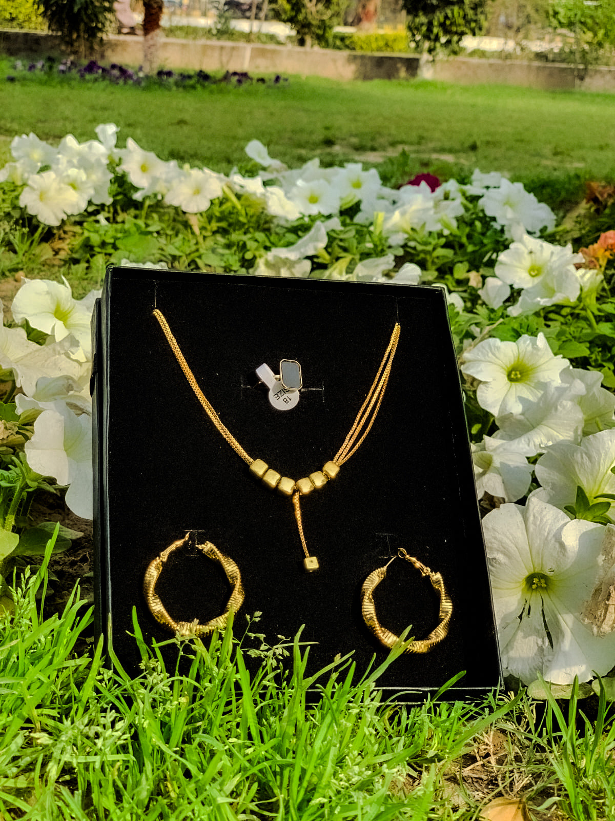 Premium Gold Jewelry Set – Comes in Gold & Silver